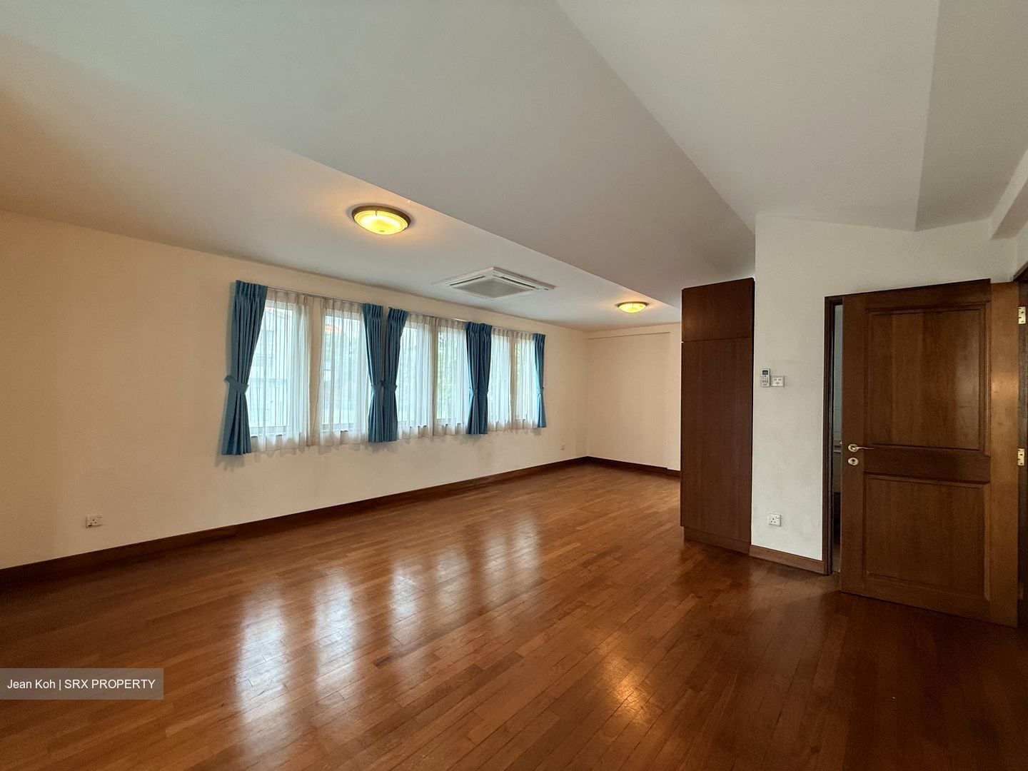 Fernhill Road (D10), Semi-Detached #608474361